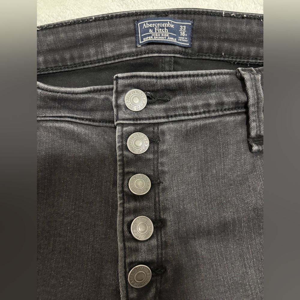 Abercrombie & Fitch Dark Gray Skinny Jeans